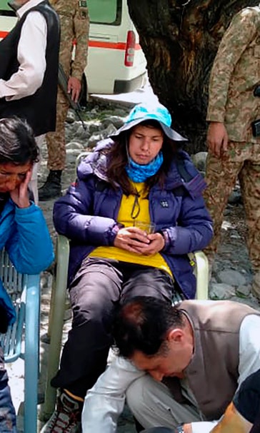 Surviving Italian climbers mourn death of Pakistan colleague